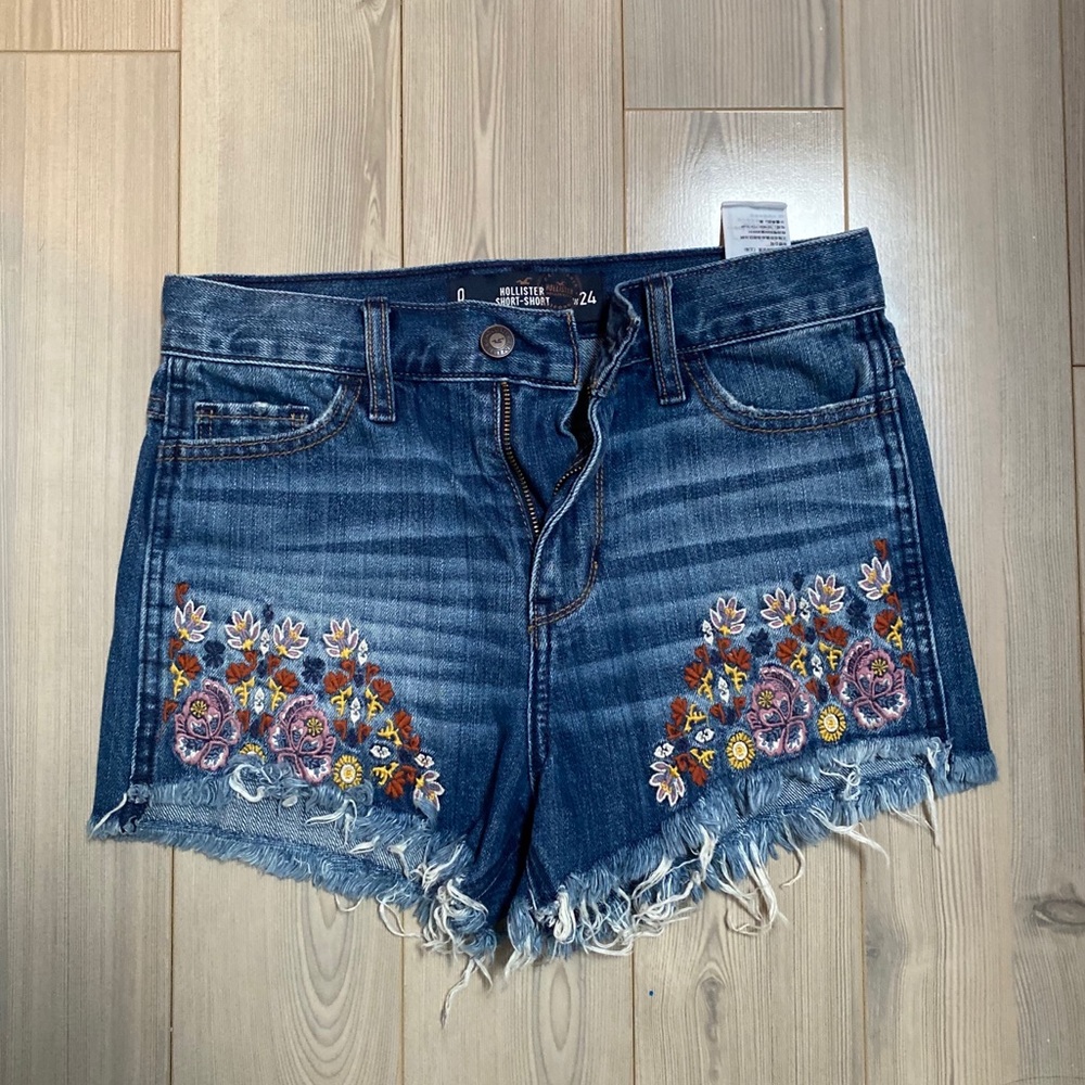 Hollister Embroidered Shorts US 0